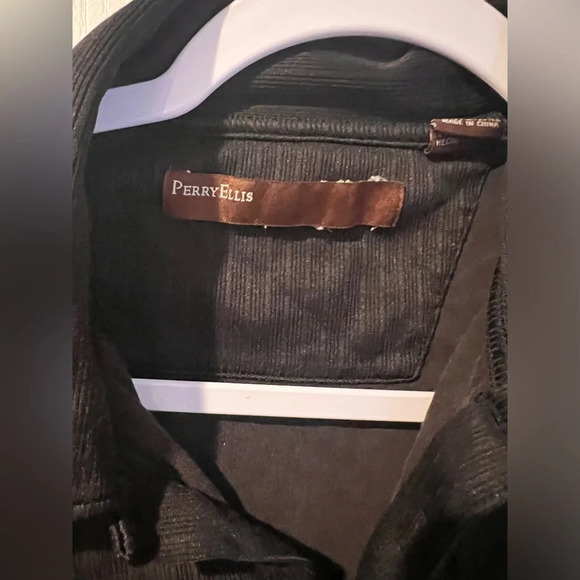 Perry Ellis button up collard shirt in black sz Medium. - Picture 2 of 7